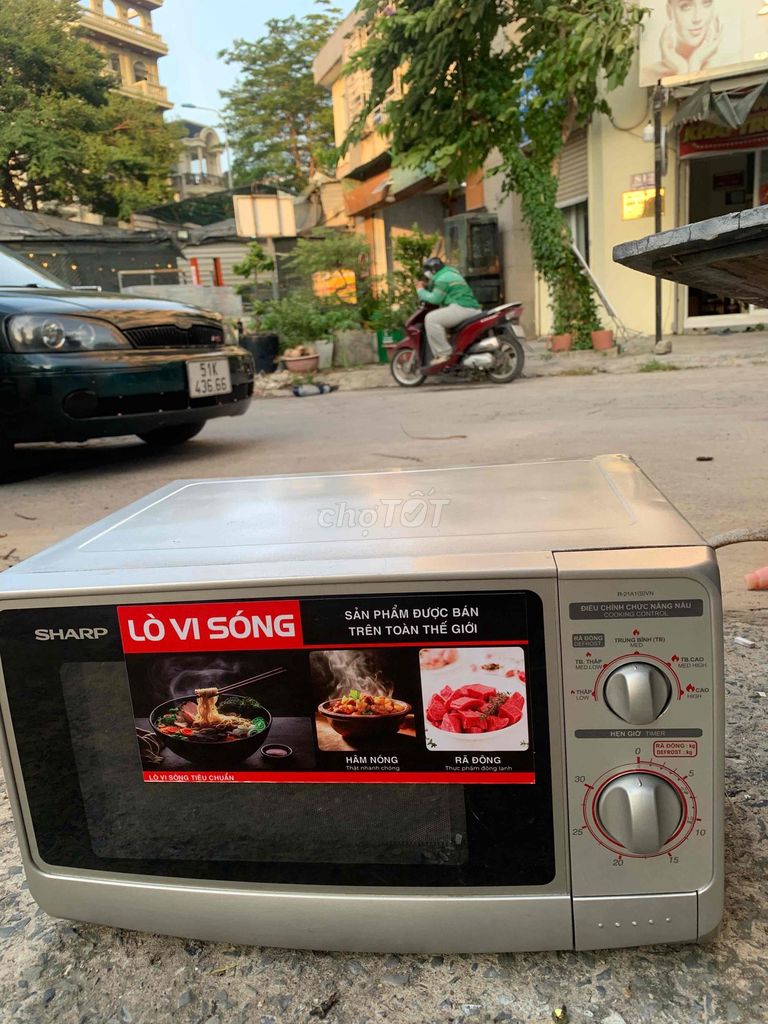 Lò vi sóng Sharp Bạc Thái Lan. Mua bán Bếp, lò, đồ điện nhà bếp tại Quận Gò Vấp Tp Hồ Chí Minh được đăng bởi Phạm Nguyệt hình 1