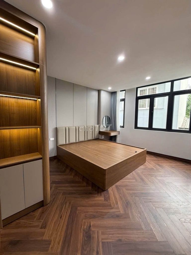 Nhà Lô Góc Bạch Mai, 6 Tầng Thang Máy, Full Nội Thất Tiền Tỷ