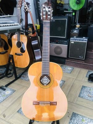 Guitar classic Nhật gỗ xịn