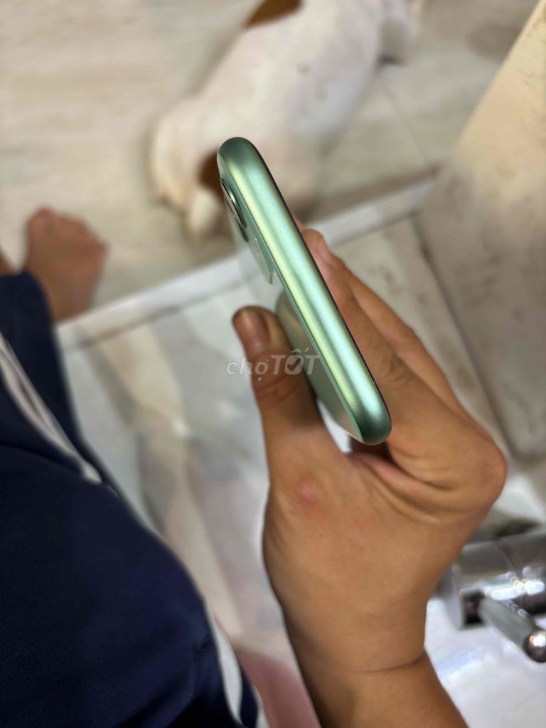 lphone 11 xanh bản quốc tế 64Gb. Mua bán Điện thoại tại Quận Hoàn Kiếm Hà Nội được đăng bởi vuvantien hình 2