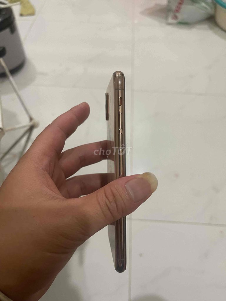 Apple iPhone XS 256GB Vàng Nứt lưng. Mua bán Điện thoại tại Quận Cầu Giấy Hà Nội được đăng bởi thắng hình 1
