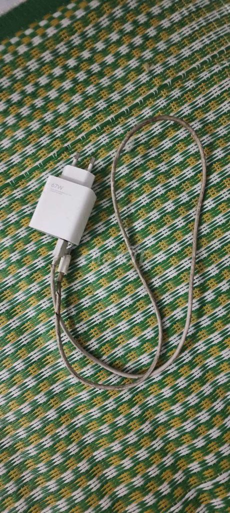 Sạc Xiaomi 67W Trắng Hơi cũ. Mua bán Phụ kiện (Màn hình, Chuột...) tại Thị xã Duy Tiên Hà Nam được đăng bởi Thanh Quý Phan hình 1