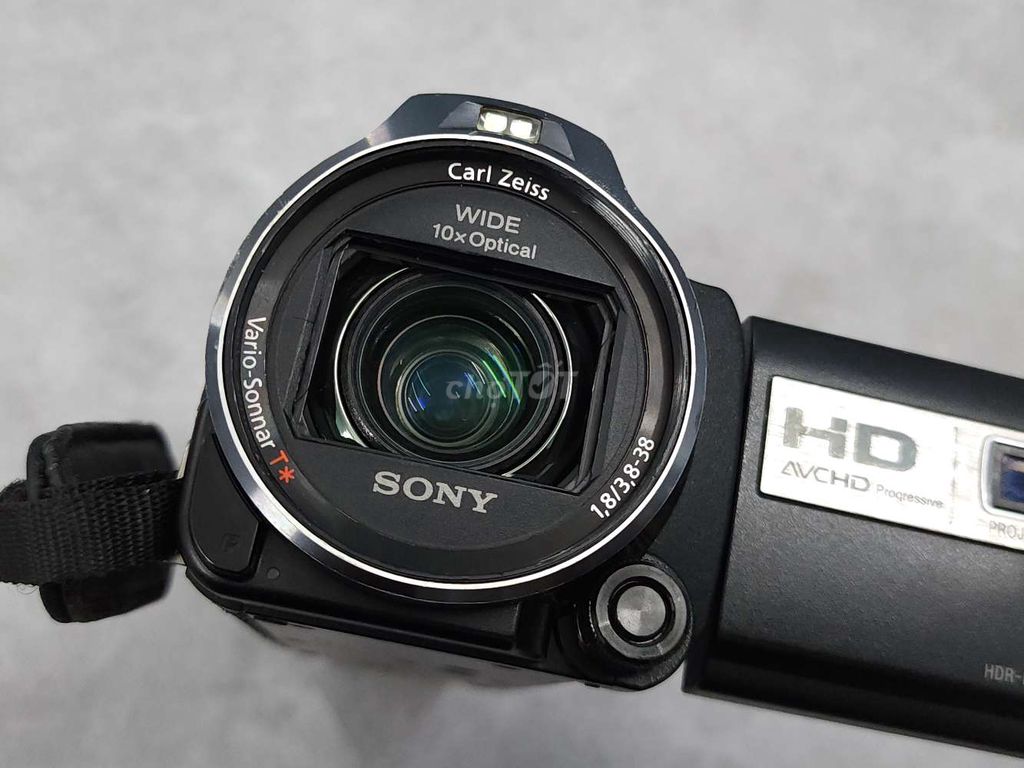 Sony HDR-PJ760V quay FullHD siêu nét, có máy chiếu