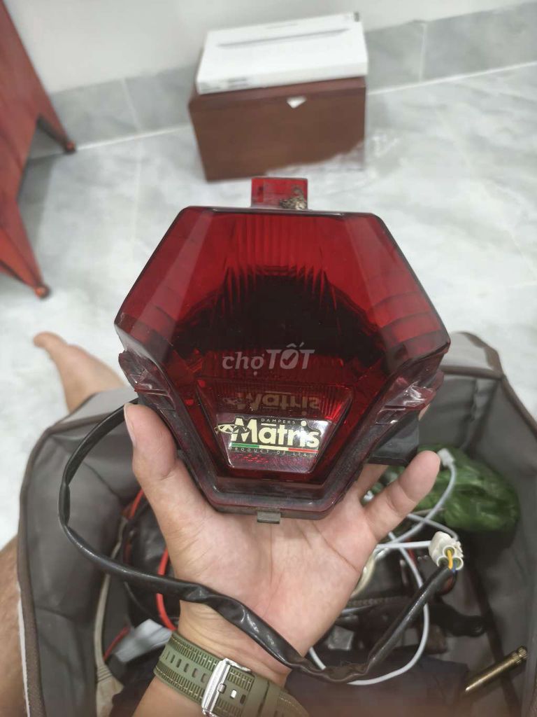 Đèn hậu Ex 150 Đỏ vs đèn trợ sáng mỗi món 50k. Mua bán Phụ tùng xe tại Thị xã Bến Cát Bình Dương được đăng bởi Minh Luan hình 2