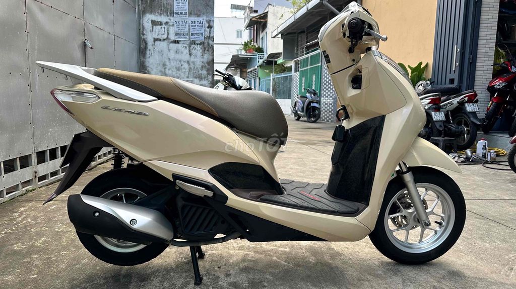Honda Lead 125 2018 Smartkey Vàng kem. Mua bán Xe máy tại Quận Ninh Kiều Cần Thơ được đăng bởi Cửa Hàng Xe Nhật Tài hình 4