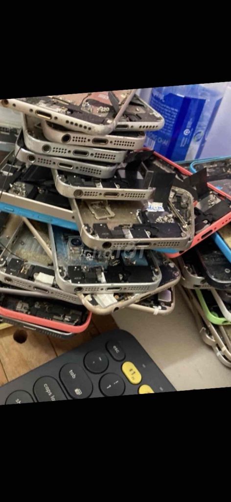 Vỏ iphone 5 5s 5c đủ cáp còn đẹp zin ạ. Mua bán Linh kiện (RAM, Card...) tại Quận Tân Phú Tp Hồ Chí Minh được đăng bởi Trương Hiệp hình 1