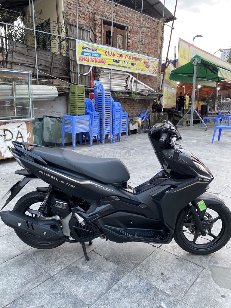 Airblade đen nhám 2023, đi chuẩn 800km, chính chủ. Mua bán Xe máy tại Quận Nam Từ Liêm Hà Nội được đăng bởi Thảo hình 5