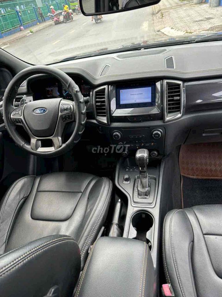 Ford Everest 2019 Trend 2.0L AT 4x2 - 828825 km. Mua bán Ô tô tại Thành phố Thuận An Bình Dương được đăng bởi tran quang tho hình 3