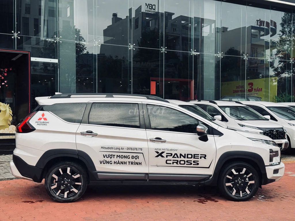 Mitsubishi Xpander Cross 7 мест Белый
