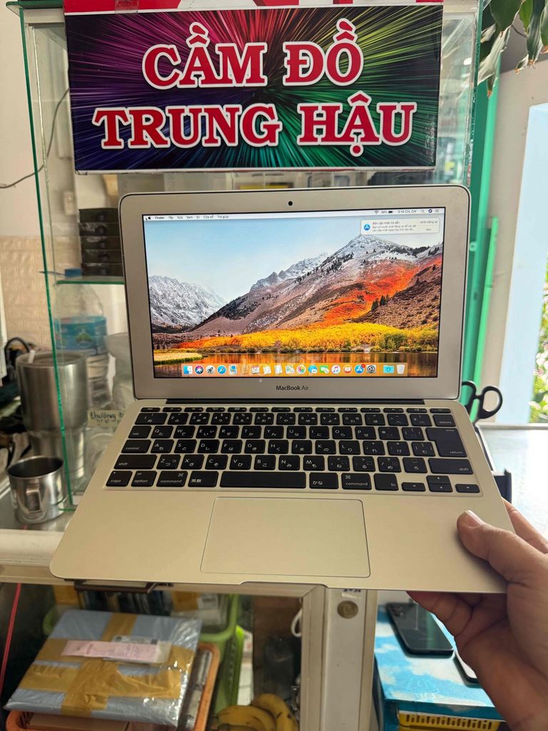 Apple Macbook Air 11 inch i5 4GB/128GB. Mua bán Laptop tại Quận Ninh Kiều Cần Thơ được đăng bởi CẦM ĐỒ TRUNG HẬU   hình 1