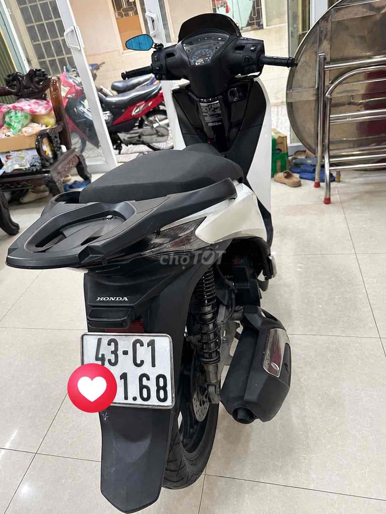 Honda SH 150 в отличном состоянии, один владелец, пробег 12 тыс. км