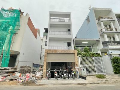Аренда · 6 комн. · 120 м² · Quận 10, ул. Đường 3 Tháng 2