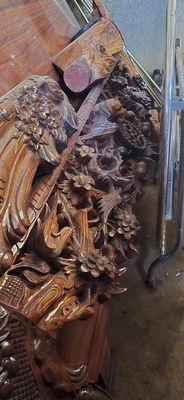 Cần bán bàn thờ như hình. Mua bán Tủ, kệ gia đình tại Thành phố Buôn Ma Thuột Đắk Lắk được đăng bởi SLNA
