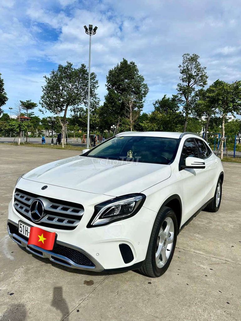 Mercedes Benz GLA 200 Class 2018  - 17000 km 1 chủ