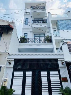Аренда · 5 комн. · 77 м² · Quận 10, ул. Cách Mạng Tháng 8