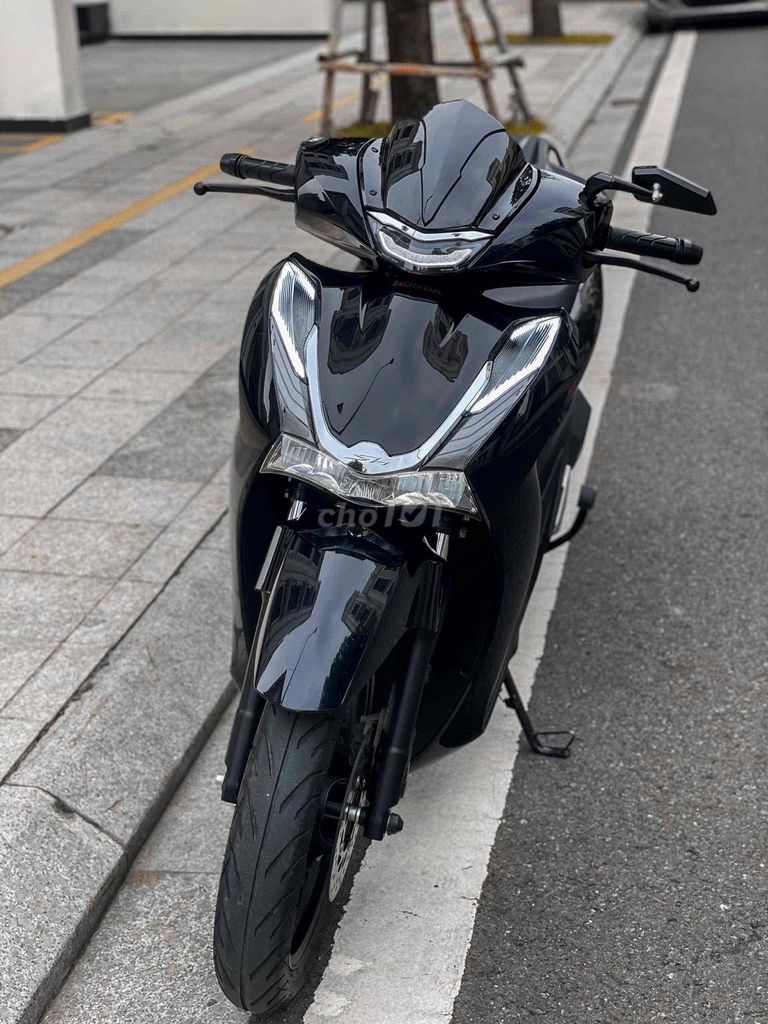 Хонда SH 125 CBS 2022 Черная отделка sh350