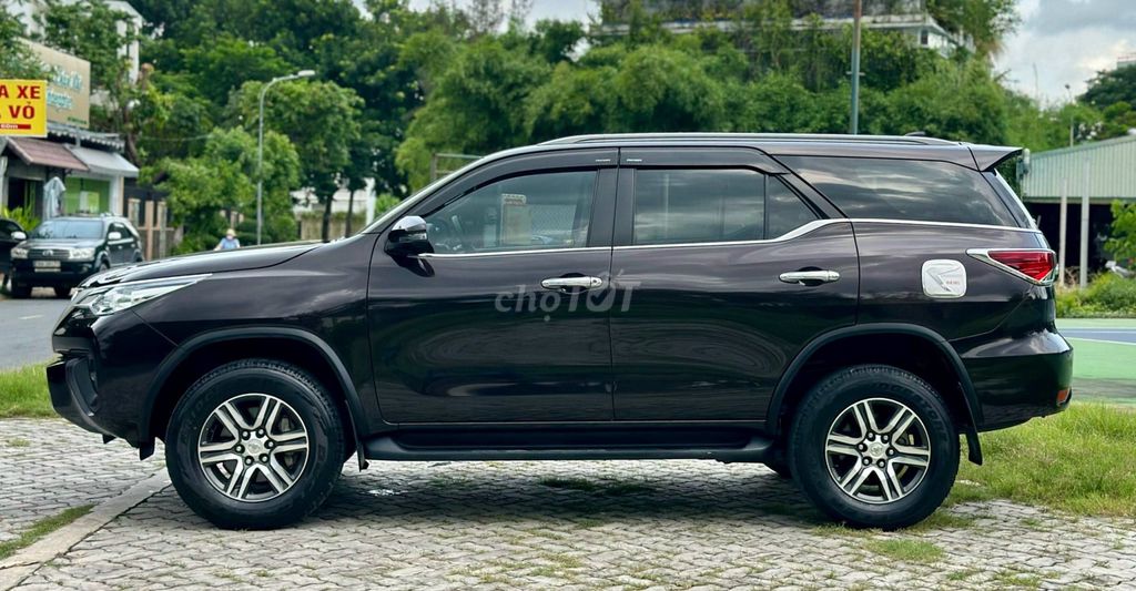 Toyota Fortuner 2020 2.4G 4x2 MT - 20,000 km 1 chủ. Mua bán Ô tô tại Thành phố Thủ Đức Tp Hồ Chí Minh được đăng bởi Đức Tứ Bánh hình 7