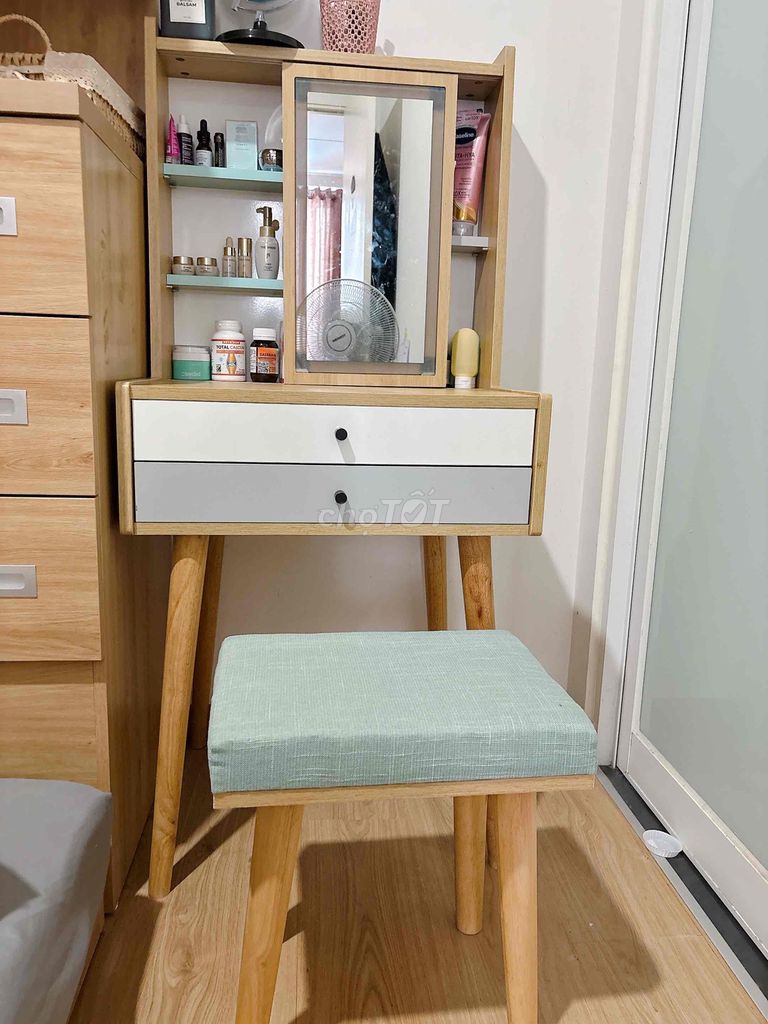 Bàn trang điểm Gỗ Nữ. Mua bán Bàn ghế tại Huyện Bình Chánh Tp Hồ Chí Minh được đăng bởi Ngọc Lan hình 1