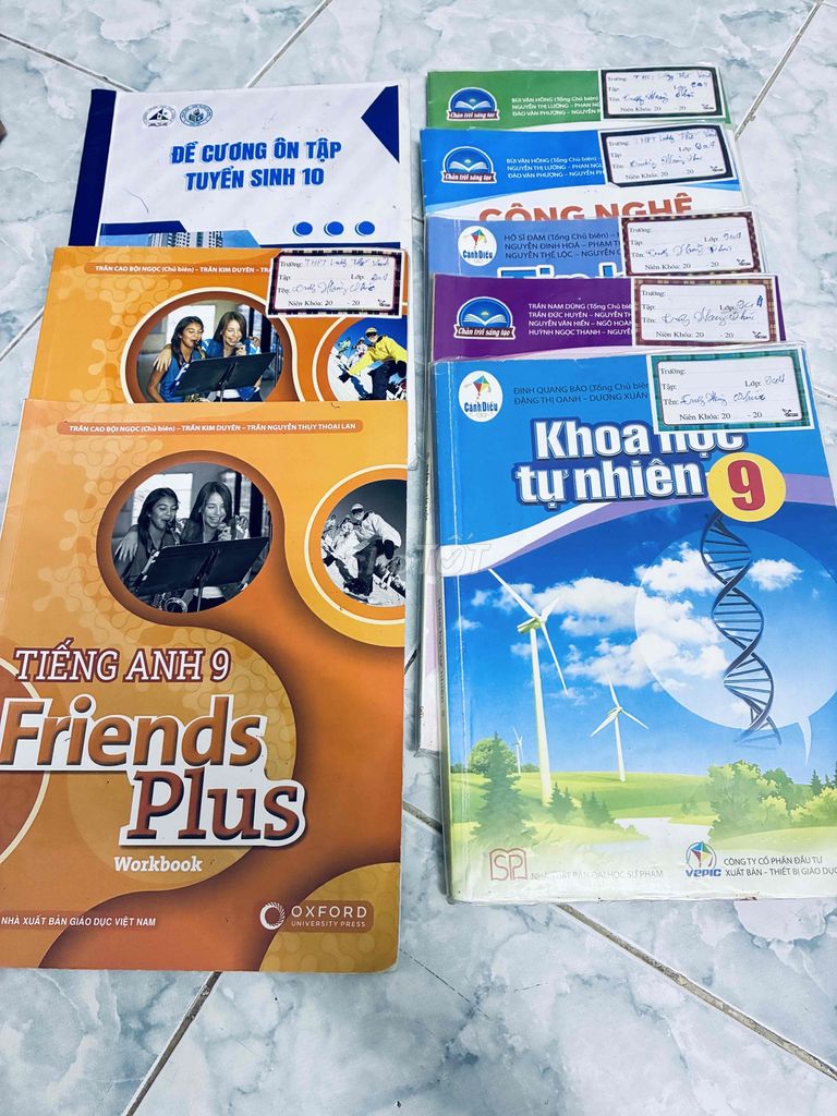 Sách bài tập Tiếng Anh 9 Friends Plus. Mua bán Sách tại Quận 1 Tp Hồ Chí Minh được đăng bởi Lợi Phúc Khang hình 1