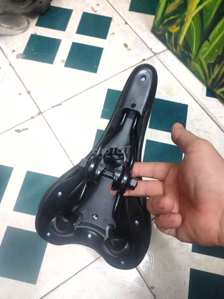Yên xe địa hình Phoenix đệm êm. Mua bán Phụ tùng xe tại Quận Tây Hồ Hà Nội được đăng bởi Vũ Bắc hình 4