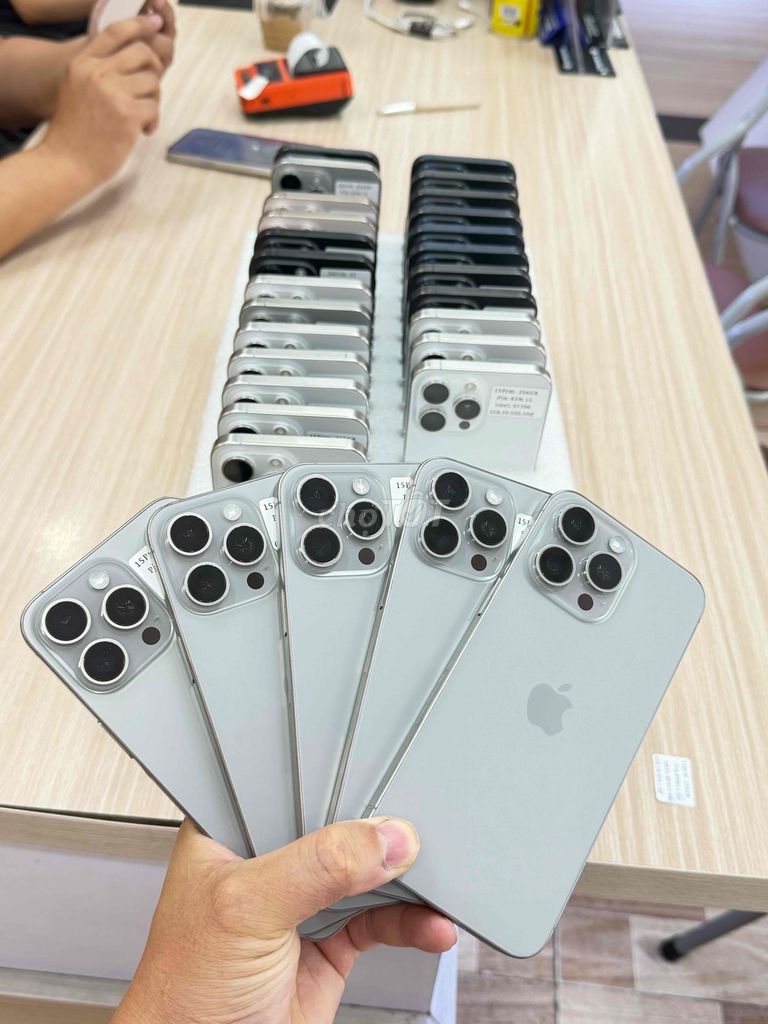 Apple iPhone 15 Pro Max 256GB Xám. Mua bán Điện thoại tại Thành phố Đồng Xoài Bình Phước được đăng bởi Hoàng  Minh Phụng hình 1