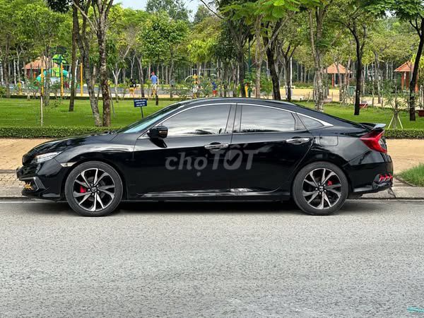 Honda Civic RS 2019 1.5tubor. Mua bán Ô tô tại Huyện Hóc Môn Tp Hồ Chí Minh được đăng bởi Trương Van Khanh hình 4