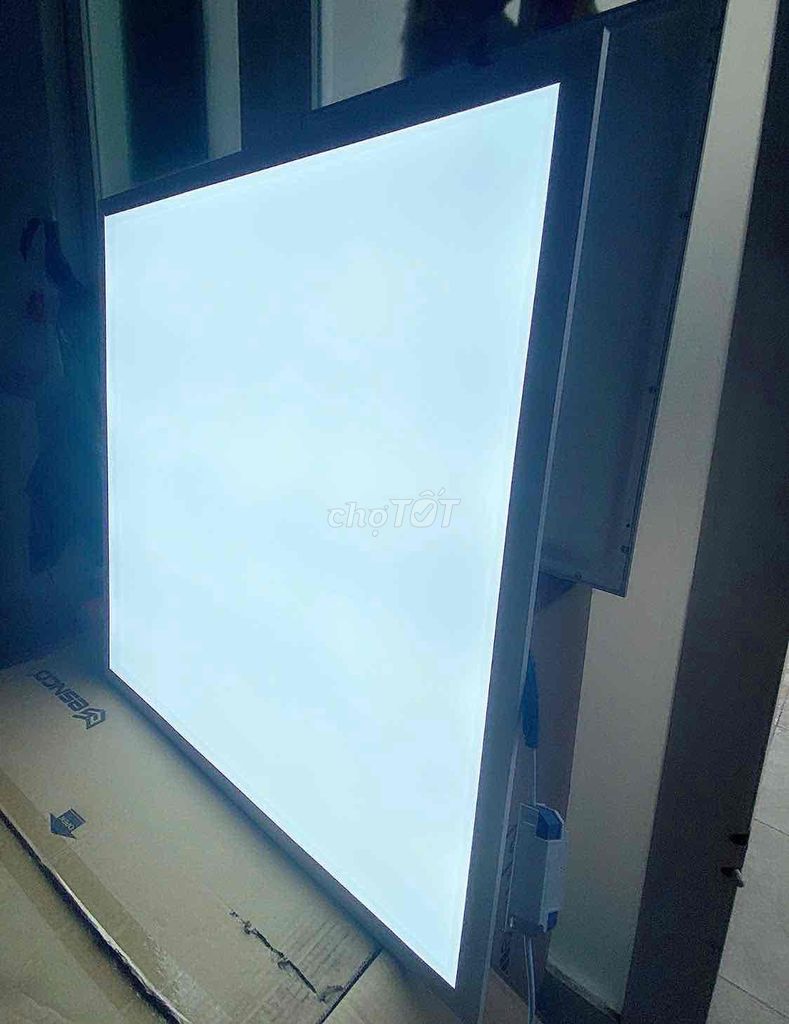 Đèn panel  600 x 600 48w và 60w . Mua 10 tặng 01. Mua bán Đèn tại Quận Tân Bình Tp Hồ Chí Minh được đăng bởi Đèn LED Phúc Khang hình 1