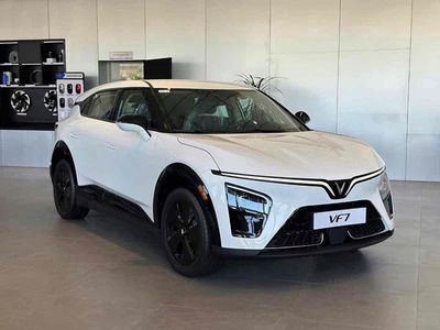 VinFast VF7 ECO TRẮNG CÓ HUB xe sẵn giao ngay