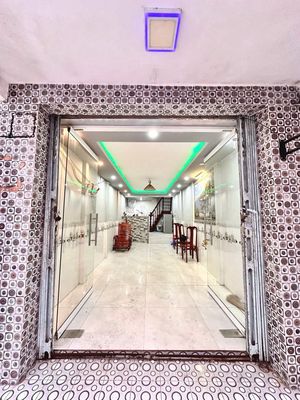 Nhà 2 lầu 3PN có nội thất hẻm đường Đại Lộ Hòa Bình chỉ 6 triệu