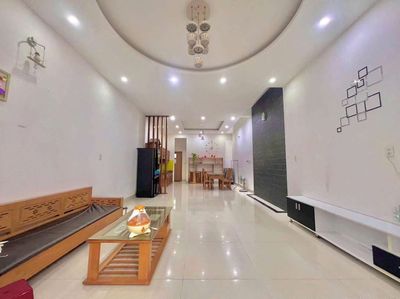 Аренда · 1 комн. · 100 м² · Quận Cẩm Lệ, ул. Đường Thái Văn Lung