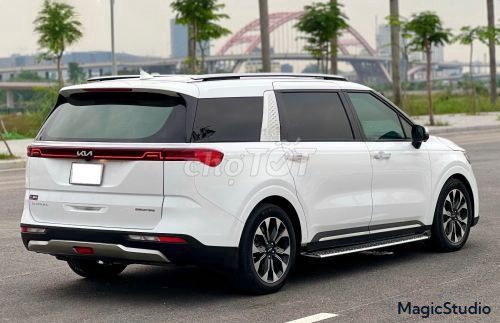 Kia Carnival Signature 2022 АКПП 8 ст Белый