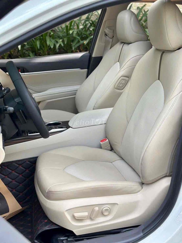 Toyota Camry 2.5Q 2019 xe full lịch sử hãng. Mua bán Ô tô tại Quận 1 Tp Hồ Chí Minh được đăng bởi Nguyên hình 9