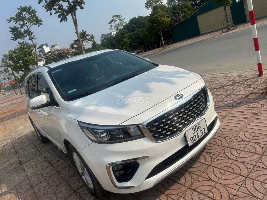 Kia Sedona Trắng Tự động. Mua bán Ô tô tại Quận Long Biên Hà Nội được đăng bởi Phạm trọng hình 2