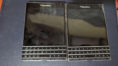 Xác 2 máy blackberry pp