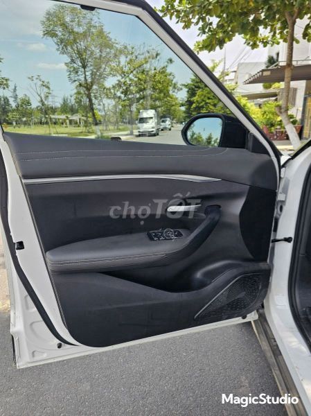 VinFast VF7 Plus AWD 2025