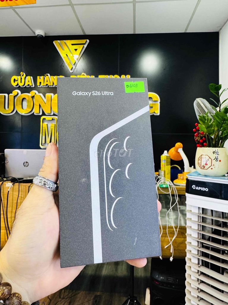 Samsung Galaxy S26 Ultra bản 1000GB giá iu. Mua bán Điện thoại tại Thành phố Bến Tre Bến Tre được đăng bởi HươngGiangmobile hình 1
