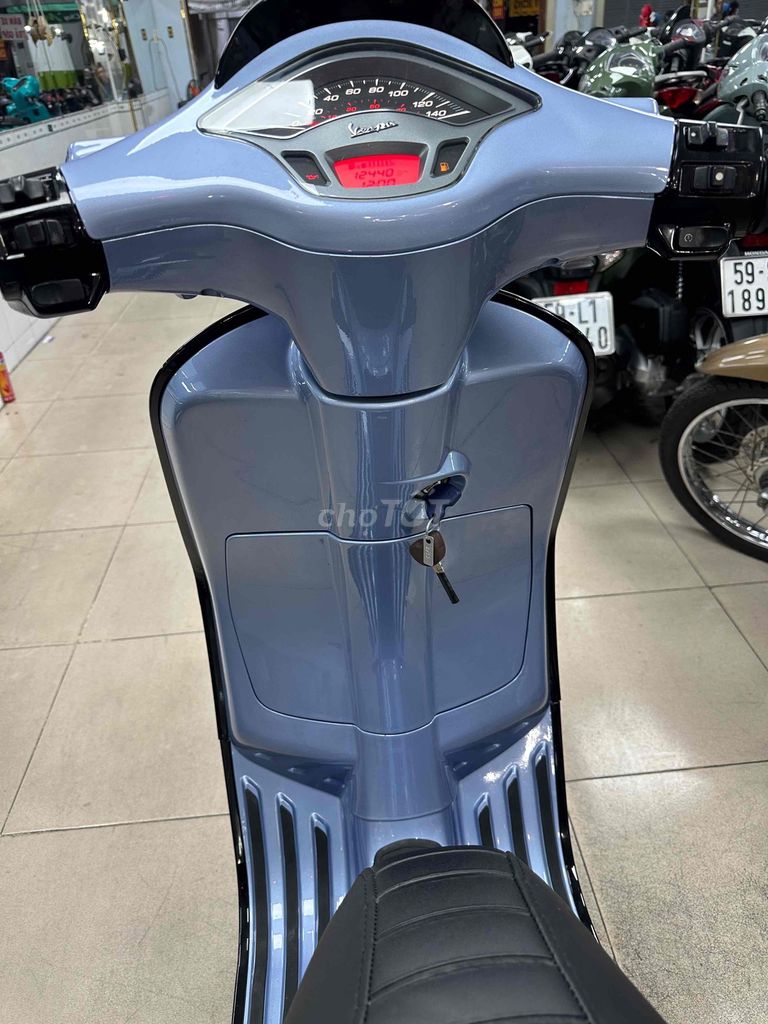 Piaggio Vespa 2015 квадратная фара новая 99% экономичная