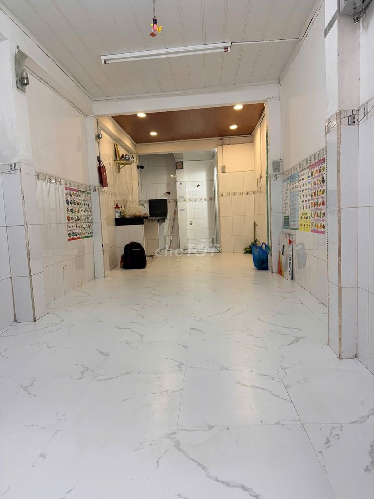 Аренда · 4 комн. · 30 м² · Quận 3, ул. Hẻm 62 Lý Chính Thắng