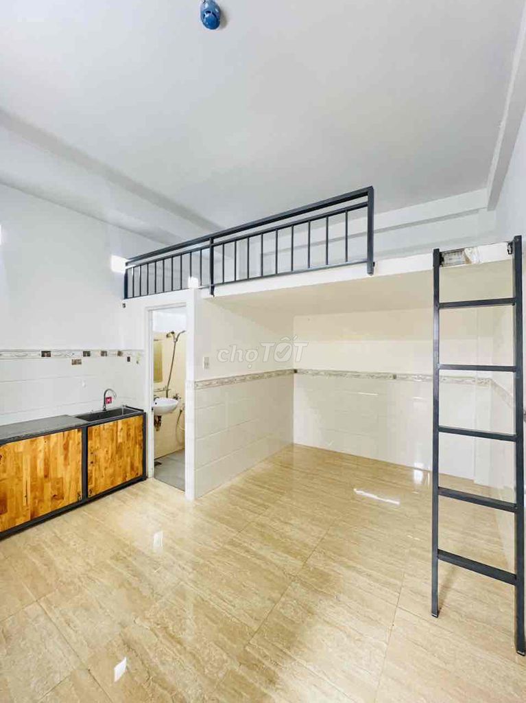 Phòng như hình, 30m2 ngay Cộng Hoà & Nhất Chi Mai