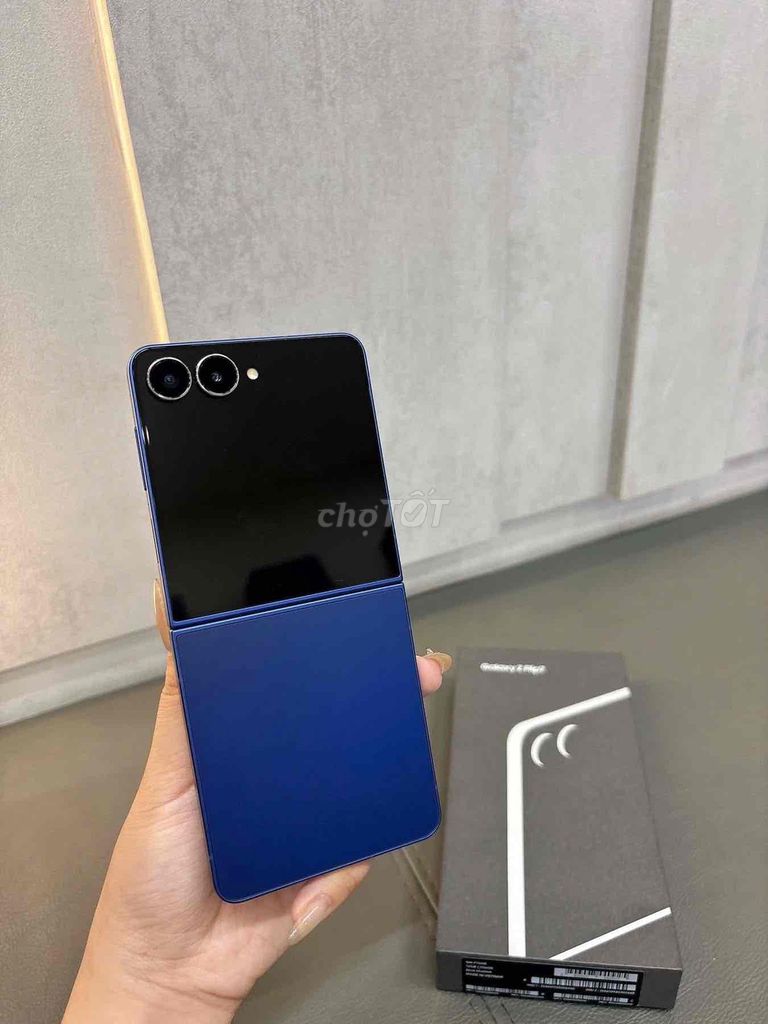 Samsung Z Flip7 512GB Xanh. Mua bán Điện thoại tại Quận Liên Chiểu Đà Nẵng được đăng bởi Anh Dũng hình 1