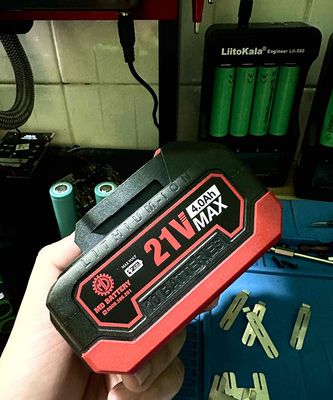 Pin Máy Công Cụ 21V Chân Makita. Mua bán Đồ chuyên dụng, Giống nuôi trồng tại Quận 12 Tp Hồ Chí Minh được đăng bởi Trần Minh Danh