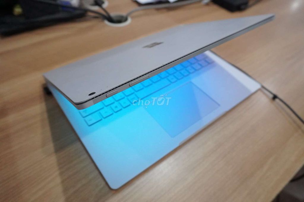 Surface Book 2 i5 13.5 inch 8GB/256GB SSD. Mua bán Laptop tại Quận Hải Châu Đà Nẵng được đăng bởi Huy hình 1