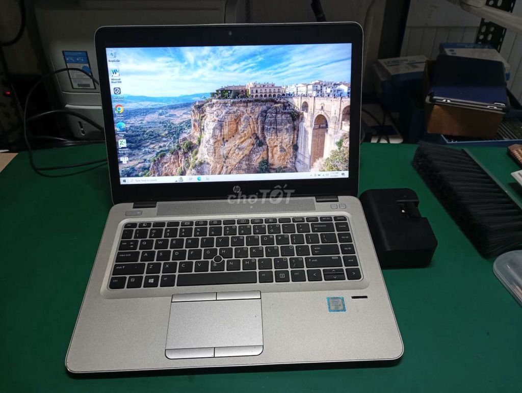 laptop HP i5 gen 6 ram 8, ssd m2 256