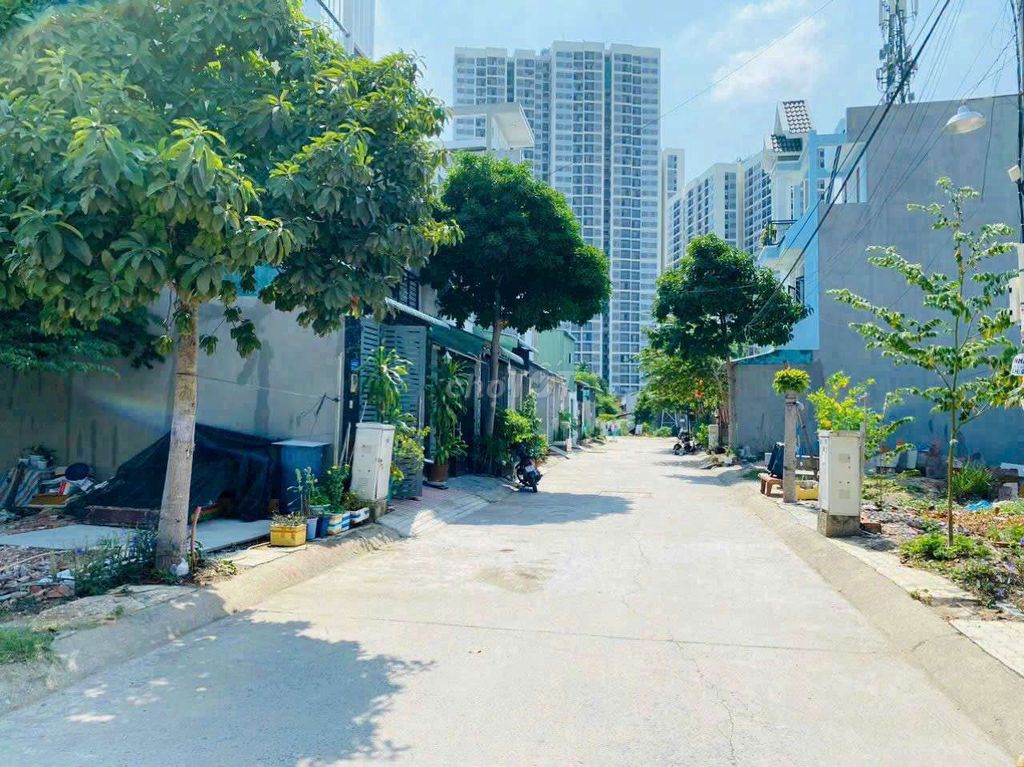 kèo thơm: Đất Hàng Xóm Vinhomes 235m2 ngang 8m Chỉ 6,6 tỷ.