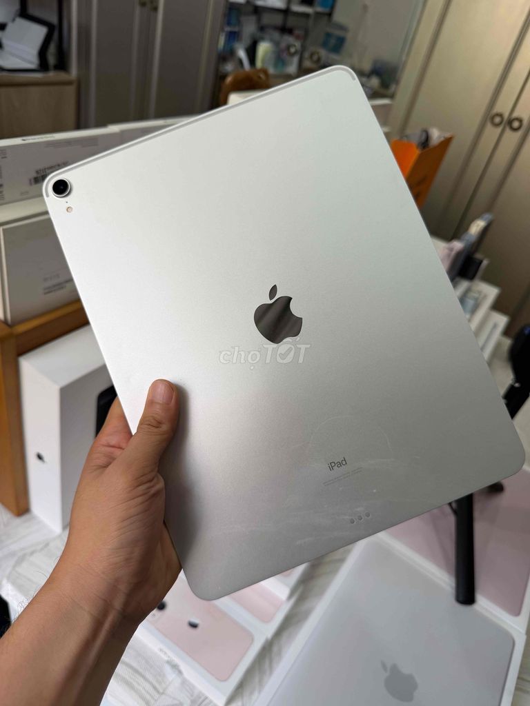 Apple iPad Pro 12.9 2018 64GB Trắng 87%. Mua bán Máy tính bảng tại Thành phố Thủ Đức Tp Hồ Chí Minh được đăng bởi Táo Uy Tín Chuyên Cung Cấp Sỉ Và Lẻ Tuyển Công Tác Viên hình 1