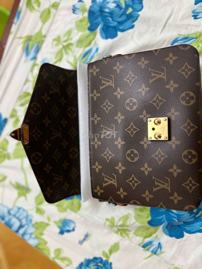 Túi xách Louis Vuitton Nữ Da Nâu. Mua bán Túi xách tại Thành phố Vũng Tàu Bà Rịa - Vũng Tàu được đăng bởi Mr Bim hình 1