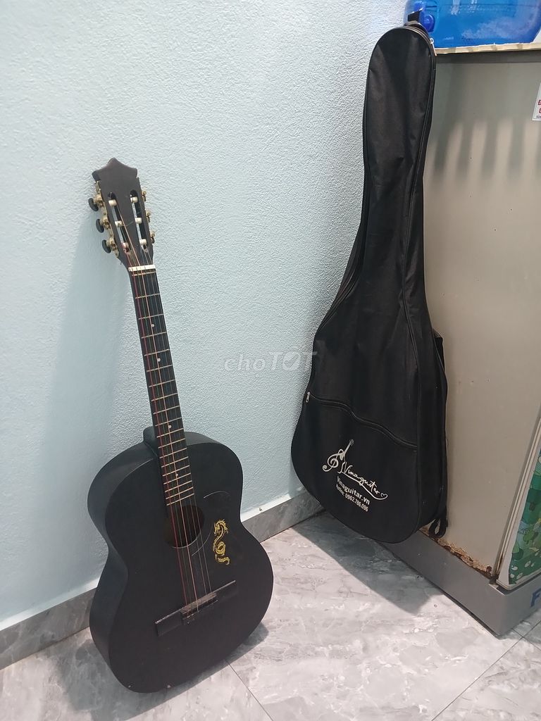 Đàn guitar Gỗ Đen. Mua bán Nhạc cụ tại Thành phố Thanh Hóa Thanh Hóa được đăng bởi đăng Trần hình 1