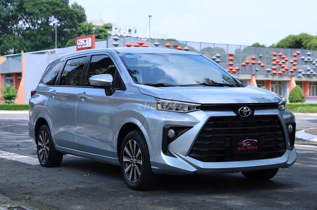 Toyota Avanza 2022 МКПП Серебристый
