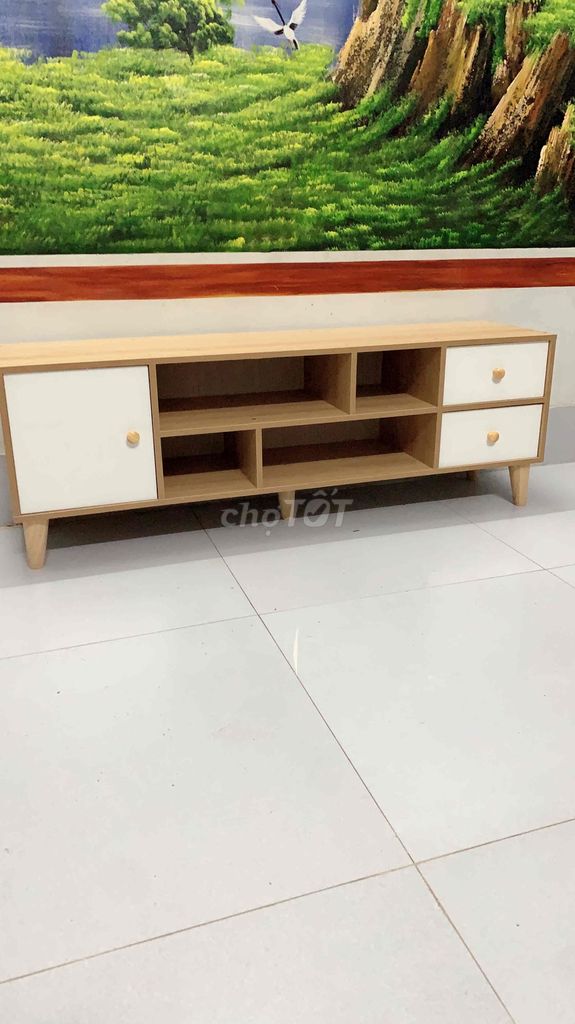 Kệ tivi dạng thấp nhỏ gọn Giao lắp nhanh Hà Nội. Mua bán Tủ, kệ gia đình tại Quận Hoàn Kiếm Hà Nội được đăng bởi MAI TRANG STORE hình 1