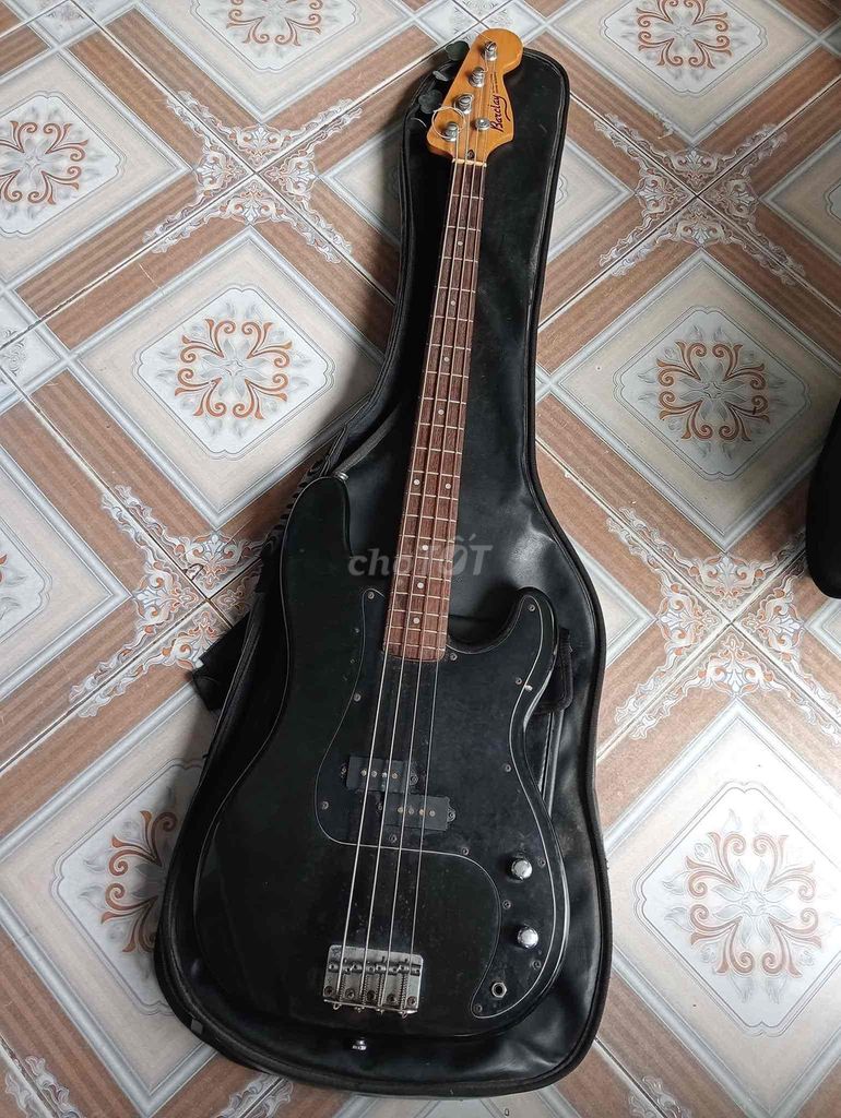 guitar Bass 3.5 triệu 2 cây